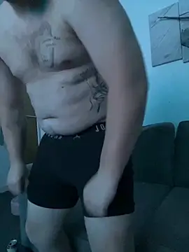 Youngsmoothplays12 online show from October 8, 2025, 8:28 pm