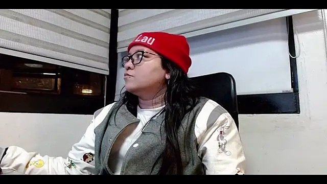 Snapshot of Xander_Taylor_ chatting on October 25, 2025, 4:20 am Xander Taylor  online show from October 25, 2025, 4:20 am