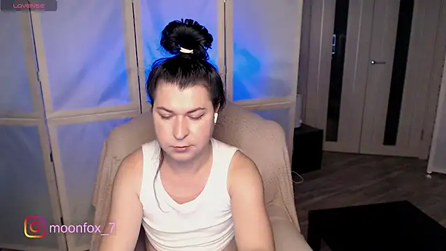 Snapshot of micromouse_mo chatting on November 30, 2025, 9:19 pm micromouse mo online show from November 30, 2025, 9:19 pm