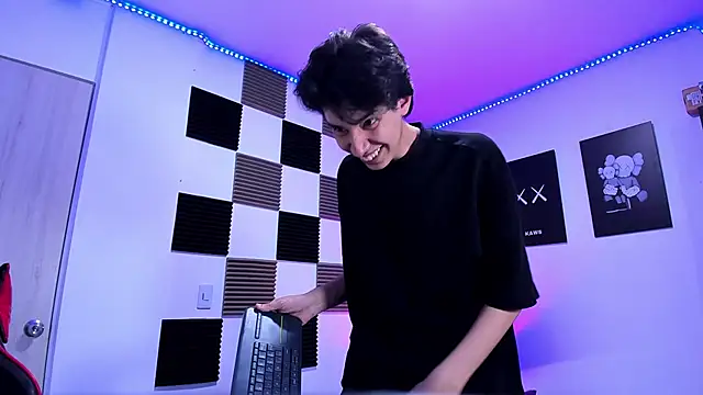 jeycobb online show from April 20, 2026, 1:30 am