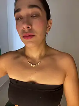 Snapshot of SabrinaEvanss_ chatting on May 5, 2026, 12:02 pm SabrinaEvanss online show from May 5, 2026, 12:02 pm
