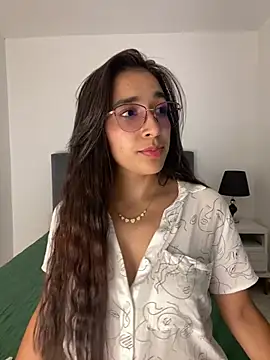 Snapshot of SabrinaEvanss_ chatting on May 9, 2026, 8:36 pm SabrinaEvanss online show from May 9, 2026, 8:36 pm