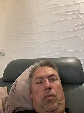 Sklavekay online show from February 7, 2026, 7:06 pm