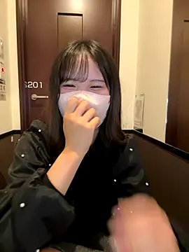 Snapshot of Aika_JP chatting on October 21, 2025, 9:32 am Aika JP online show from October 21, 2025, 9:32 am