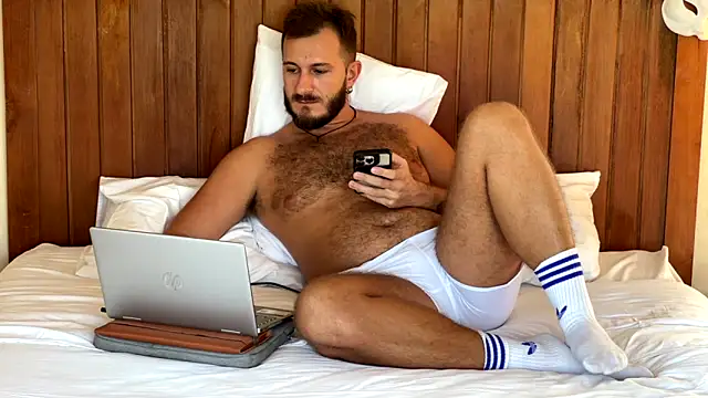 Snapshot of mrmaxiy chatting on May 27, 2026, 8:11 am mrmaxiy online show from May 27, 2026, 8:11 am