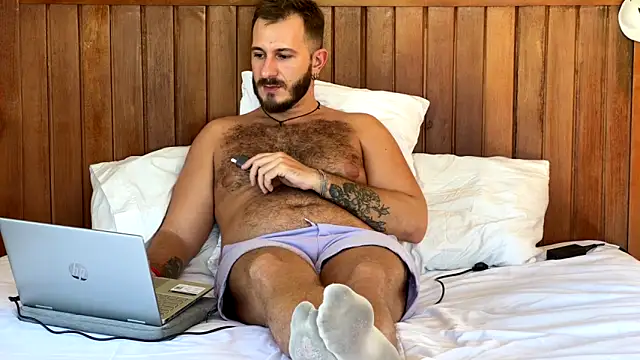 Snapshot of mrmaxiy chatting on June 15, 2026, 7:32 am mrmaxiy online show from June 15, 2026, 7:32 am