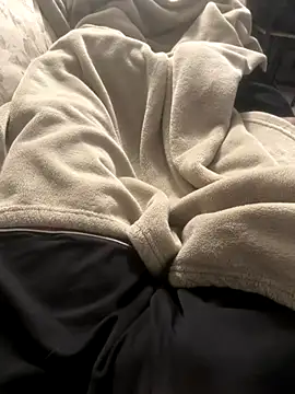 Snapshot of 4dagals chatting on October 3, 2025, 8:11 am 4dagals online show from October 3, 2025, 8:11 am