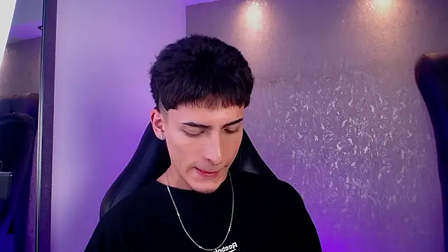 MateoMitchell online show from February 26, 2026, 11:37 pm