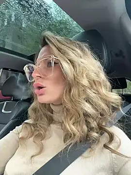 AvaMaddisson online show from April 30, 2026, 1:50 pm