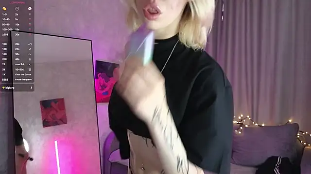 Alice L0 online show from October 13, 2025, 9:09 am
