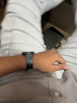 kartik 12098 online show from October 6, 2025, 6:44 am