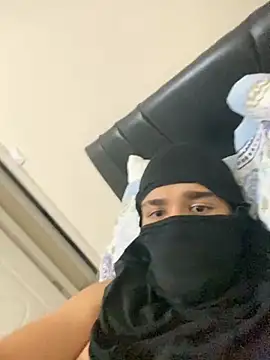 Snapshot of asteo2020 chatting on October 4, 2025, 9:35 pm asteo2020 online show from October 4, 2025, 9:35 pm