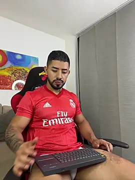 Snapshot of Ezzio_Scolaro chatting on July 18, 2026, 12:26 am Ezzio Scolaro online show from July 18, 2026, 12:26 am