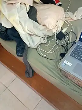 Snapshot of Insaneli chatting on October 30, 2025, 7:54 am Insaneli online show from October 30, 2025, 7:54 am