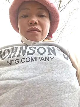 miomio-12 online show from December 18, 2025, 1:00 am