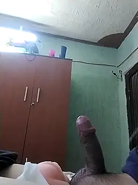 Snapshot of veintitres23 chatting on April 9, 2026, 7:52 pm veintitres23 online show from April 9, 2026, 7:52 pm