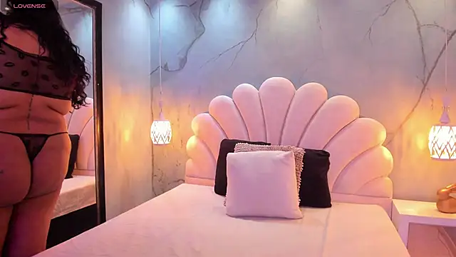 Snapshot of CatalinaCoopper chatting on October 24, 2025, 5:15 am CatalinaCoopper online show from October 24, 2025, 5:15 am