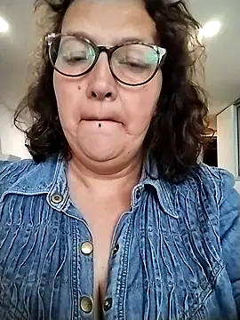 -saraqueen- online show from October 16, 2025, 1:45 pm