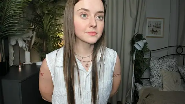 ThelmaJusto online show from October 24, 2025, 3:30 pm