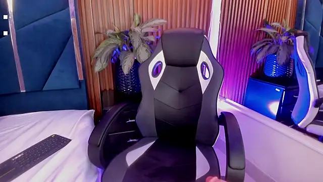 Snapshot of Lia_Kitten chatting on October 6, 2025, 6:11 am Lia Kitten online show from October 6, 2025, 6:11 am