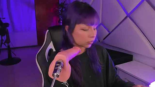 Snapshot of Lia_Kitten chatting on October 25, 2025, 5:26 am Lia Kitten online show from October 25, 2025, 5:26 am