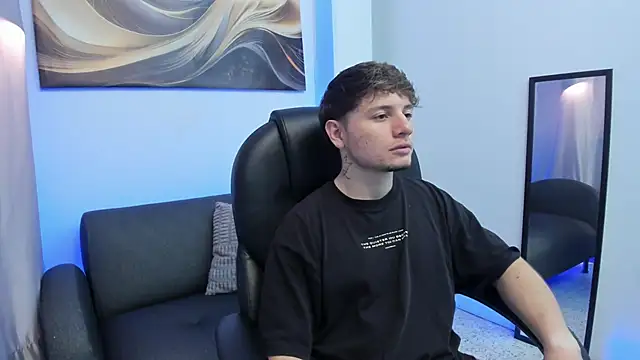 Snapshot of Leoo_Miller chatting on February 14, 2026, 4:20 am Leoo Miller online show from February 14, 2026, 4:20 am