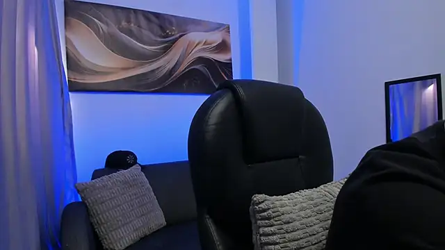 Snapshot of Leoo_Miller chatting on February 18, 2026, 4:41 am Leoo Miller online show from February 18, 2026, 4:41 am