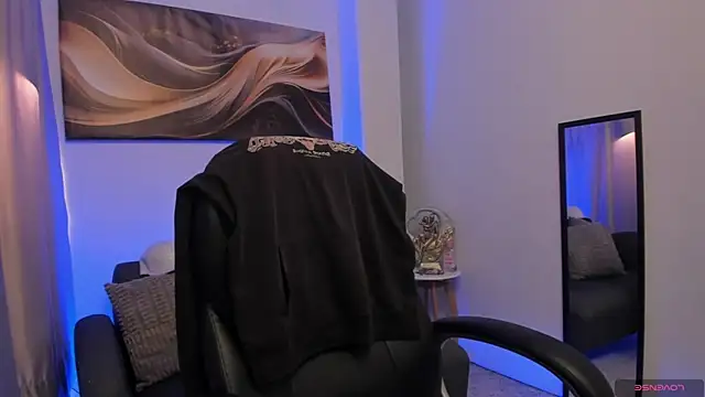 Snapshot of Leoo_Miller chatting on February 19, 2026, 4:08 am Leoo Miller online show from February 19, 2026, 4:08 am