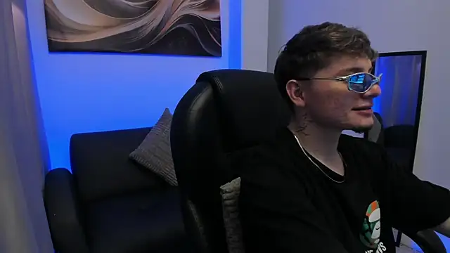 Snapshot of Leoo_Miller chatting on March 3, 2026, 4:07 am Leoo Miller online show from March 3, 2026, 4:07 am