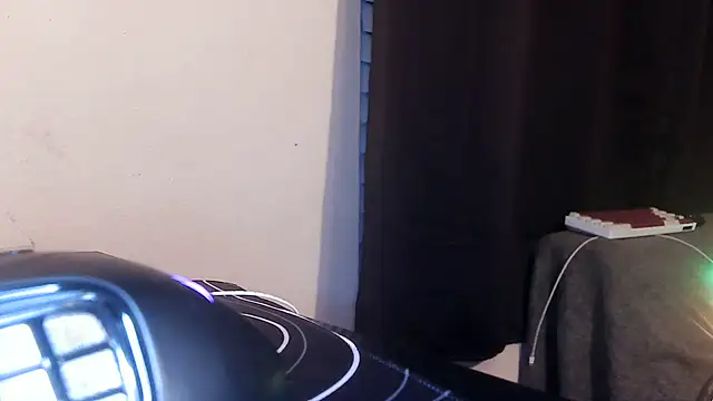 geezuz6913 online show from November 30, 2025, 2:04 am