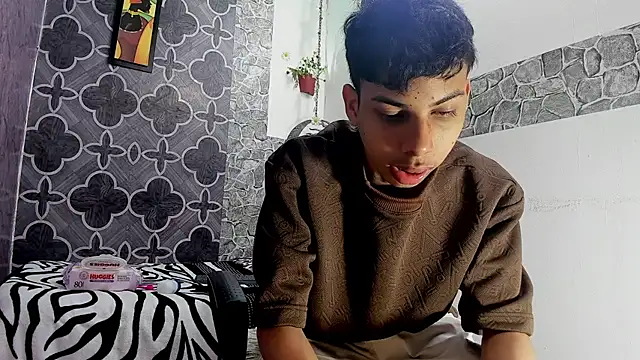 sexyboys cutex18 online show from February 6, 2026, 7:28 pm