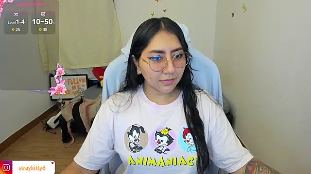 Snapshot of LoveLyy- chatting on October 8, 2025, 11:35 pm LoveLyy- online show from October 8, 2025, 11:35 pm