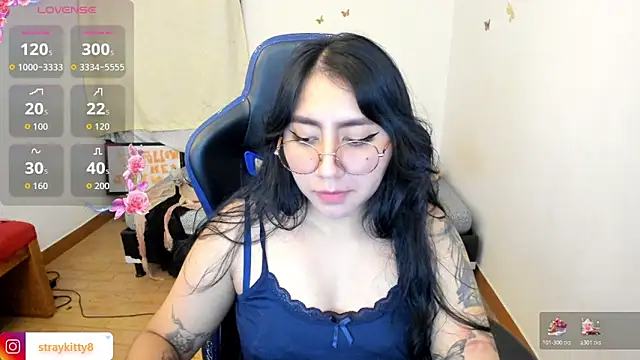 LoveLyy- online show from December 16, 2025, 10:37 pm