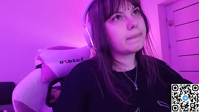 Snapshot of KristiBloom chatting on December 20, 2025, 10:50 pm KristiBloom online show from December 20, 2025, 10:50 pm