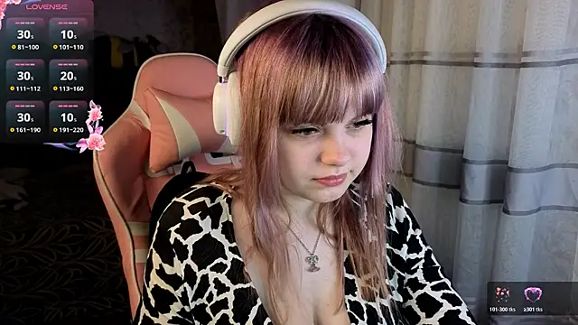 KristiBloom online show from March 22, 2026, 12:03 am