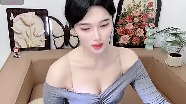 Snapshot of T-TeaR chatting on July 12, 2026, 2:35 am T-TeaR online show from July 12, 2026, 2:35 am