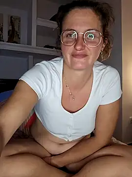 xcrazzycat online show from February 24, 2026, 9:24 pm