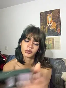 sukulaurens online show from June 10, 2026, 4:34 am