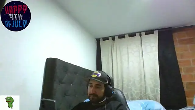 Snapshot of coolfriki chatting on July 5, 2026, 3:23 am coolfriki online show from July 5, 2026, 3:23 am