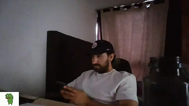 Snapshot of coolfriki chatting on July 9, 2026, 9:52 pm coolfriki online show from July 9, 2026, 9:52 pm