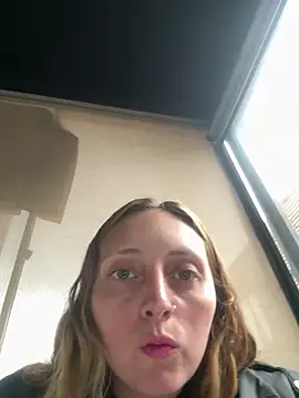 Snapshot of Mia_dca chatting on October 22, 2025, 7:24 pm Mia dca online show from October 22, 2025, 7:24 pm