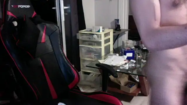 Snapshot of Liroow chatting on March 24, 2026, 2:05 am Liroow online show from March 24, 2026, 2:05 am