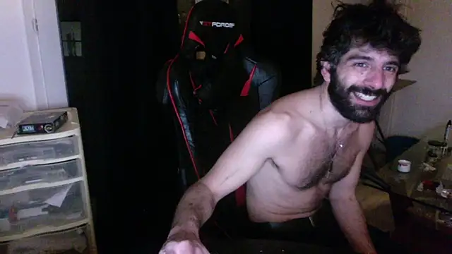 Snapshot of Liroow chatting on April 2, 2026, 11:35 pm Liroow online show from April 2, 2026, 11:35 pm