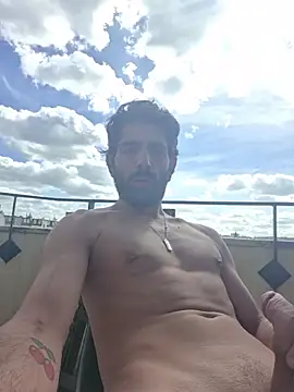 Snapshot of Liroow chatting on April 16, 2026, 1:23 pm Liroow online show from April 16, 2026, 1:23 pm