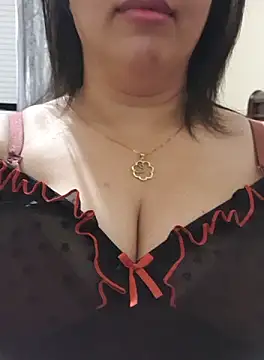 lina ae online show from October 6, 2025, 9:45 pm