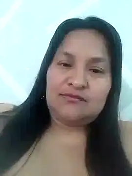 lucia00xx online show from October 13, 2025, 12:49 pm