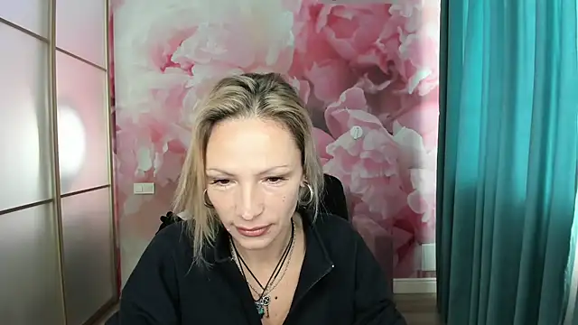 AlinaMoor online show from October 21, 2025, 5:41 am