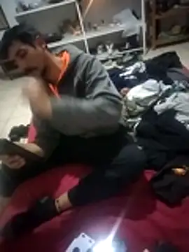 Yasahel33 online show from February 21, 2026, 7:42 am