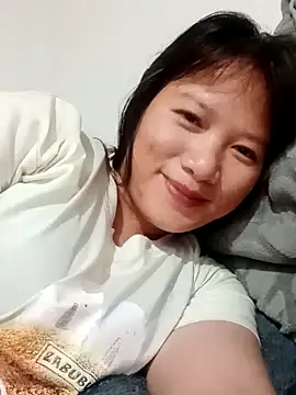 TrangNemo online show from October 11, 2025, 2:04 pm