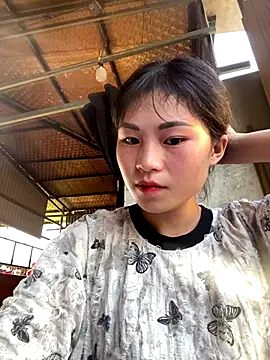 Snapshot of Mylinh- chatting on October 18, 2025, 8:59 am Mylinh- online show from October 18, 2025, 8:59 am